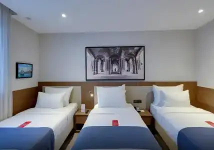 Ramada by Wyndham Old City - 47