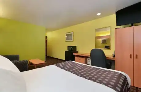 Quality Inn & Suites Fort Worth North - Haltom City - 27