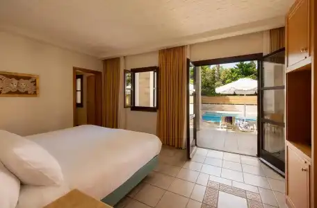 Mitsis Royal Mare - 75