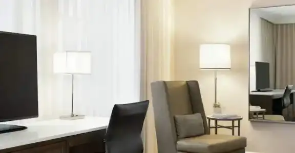 Hilton New Orleans/St. Charles Avenue - 79