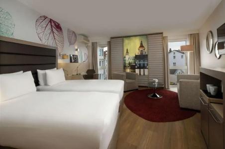 DoubleTree by Hilton Hannover Schweizerhof - 12