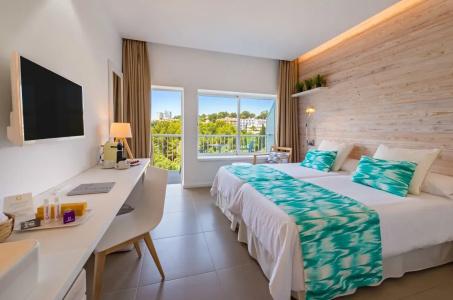 FERGUS Style Palmanova - Adults Only - 24