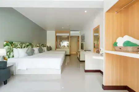 The Briza Beach Resort Khaolak - 45