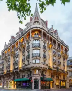 La Clef Louvre Paris by The Crest Collection - 0