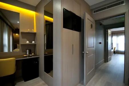 Seraglio & Suites - 115