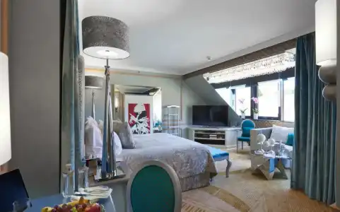 Aria Budapest by Library Collection - 83