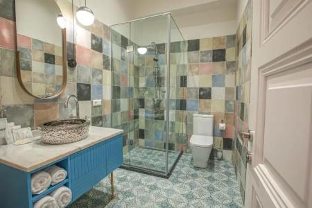 Heritage & Suites - 90
