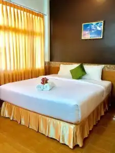 Suriwong Chumphon - 29