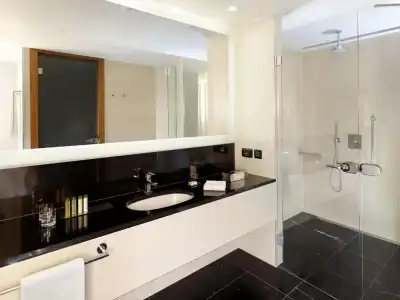 DoubleTree by Hilton Zagreb - 35