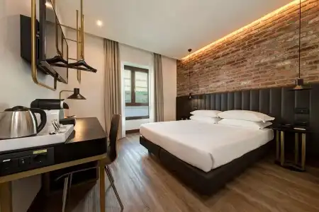 Best Western Tritone - 40