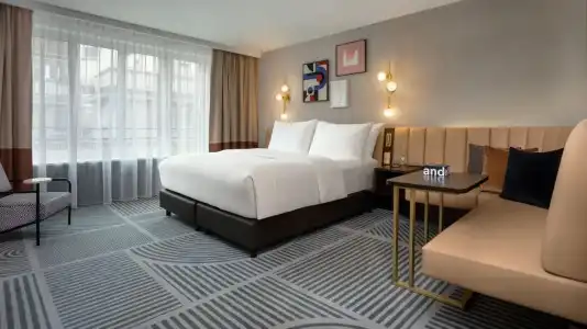 Neues Schloss Privat Zurich, Autograph Collection - 33