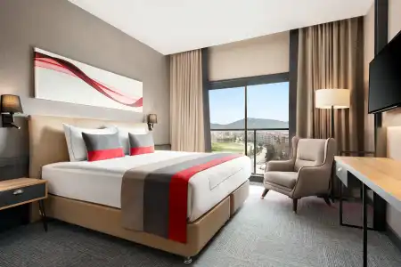 Ramada by Wyndham - 18
