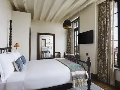The Ludlow - 50