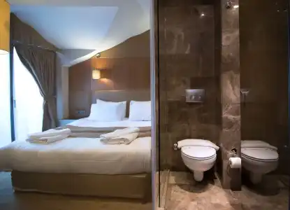 GK Regency Suites - 32