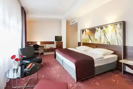 Premier Inn Köln City Mediapark - 31