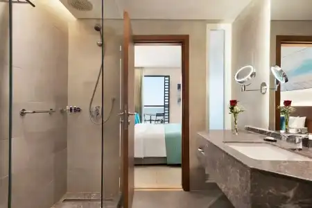 Wyndham Garden Ajman Corniche - 12