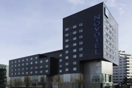 Novotel Paris 17 - 0