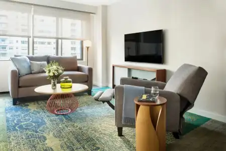 The Gardens Sonesta ES Suites New York - 11