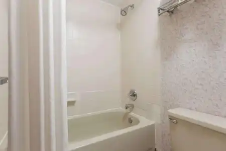 Ramada by Wyndham Portland - 18