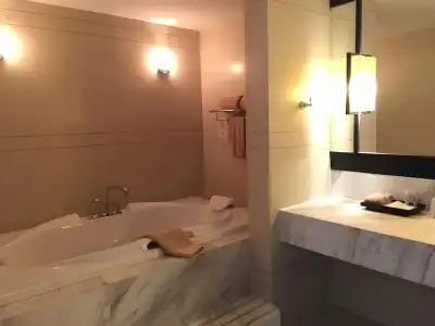 Sawaddi Patong Resort & Spa by Tolani - 77