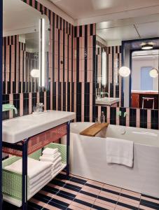 The Standard London - 72