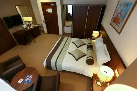 Spa Best Western Russian Manchester - 69