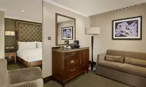 DoubleTree by Hilton London West End - 8