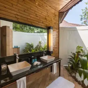 Komandoo Island Resort & Spa - 29