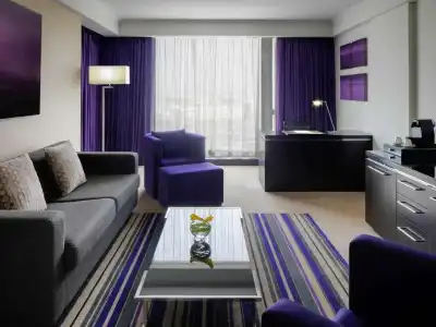 Pullman Dubai Creek City Centre - 17