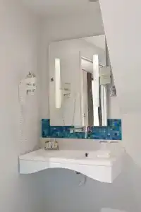 Serotel Suites - 57