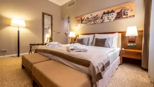Elizabeth - 52