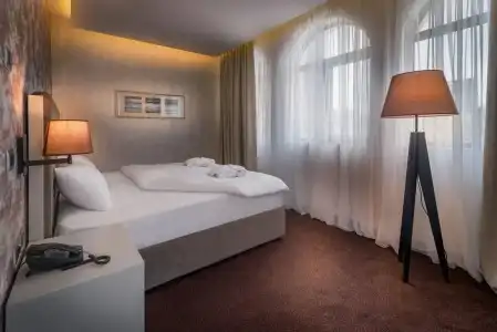 The Grand Gloria - 41