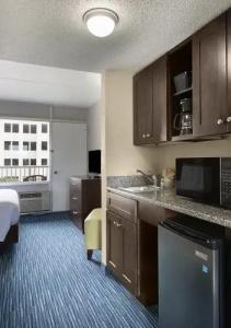 Breakers Resort - 231