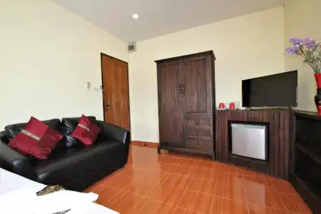 Karon Pool - 8