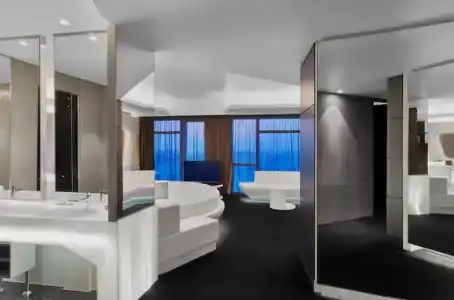V, Curio Collection by Hilton - 76