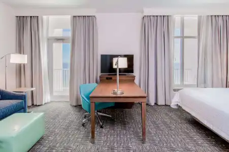 Hampton Inn and Suites Panama City Beach/Beachfront - 96