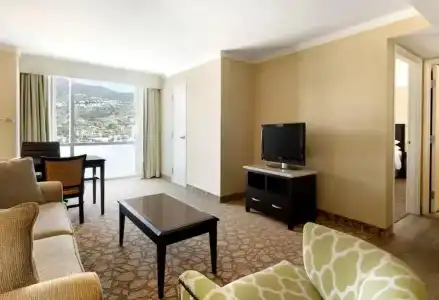 Embassy Suites Los Angeles - Glendale - 35