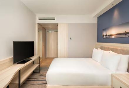 Hampton by Hilton - 21