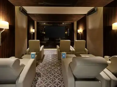 Raffles - 63
