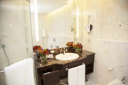 Bab Al Qasr - 33