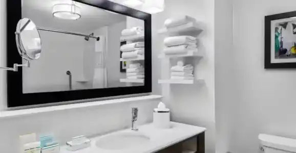 Hampton Inn & Suites Los Angeles/Hollywood - 47