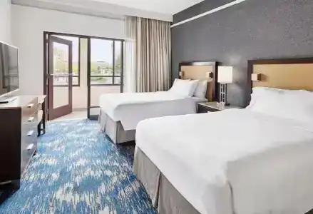 Embassy Suites by Hilton Alexandria Old Town - 46