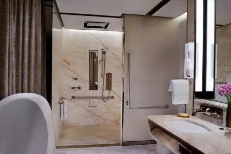 The Ritz-Carlton Shanghai, Pudong - 33