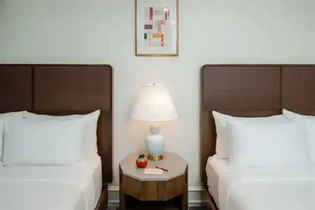 Artmore - Midtown - 57