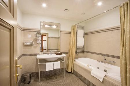 Iron Gate & Suites Prague by BHG - 91
