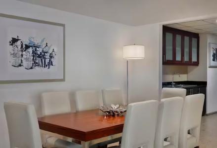 Hilton The Walk - 80