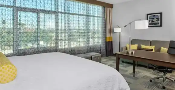 Hampton Inn & Suites Los Angeles/Hollywood - 66