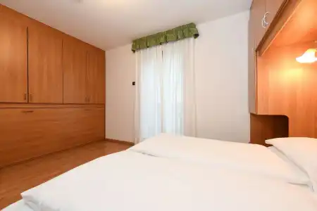 Denny & Apartments - 60