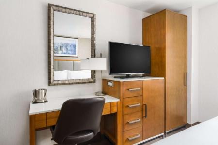 Doubletree Chelsea - 24