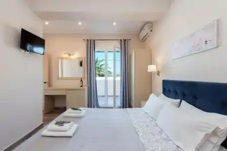 Anita - 3